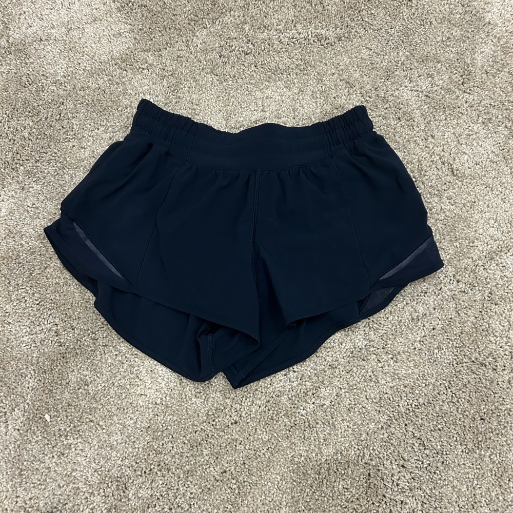 2.5 inch inseam navy blue lululemon hotty hot shorts